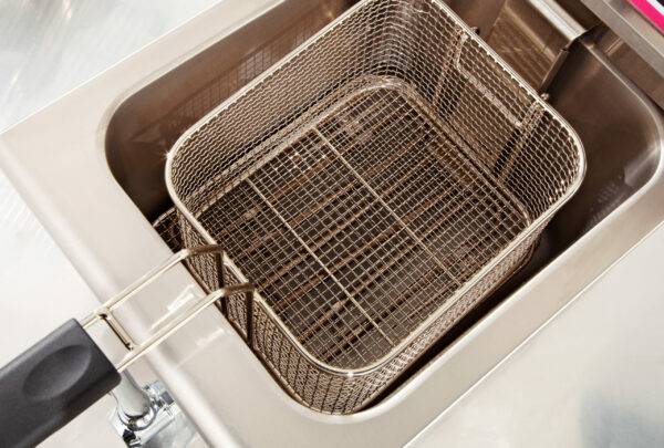 PFT81 Single Basket 8 Litre Fryer with Tap - Image 11